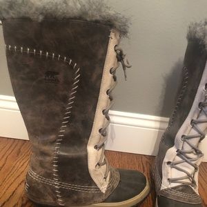 Sorel Size 8 Cate the Great in Tusk Stone